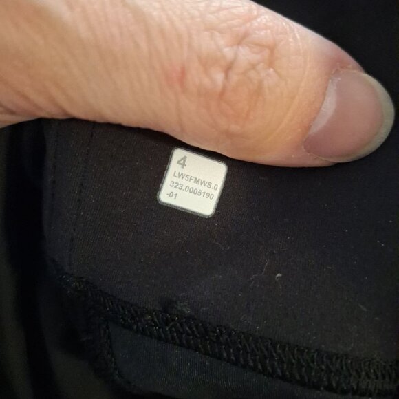 Lululemon Black Mesh Panel Leggings Sz 4 25" - Picture 2 of 9